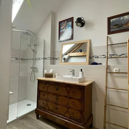 Au Nid Du Mont 3* Le Mont-Saint-Adrien