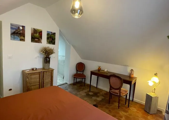 Au Nid Du Mont Bed & Breakfast 3*
